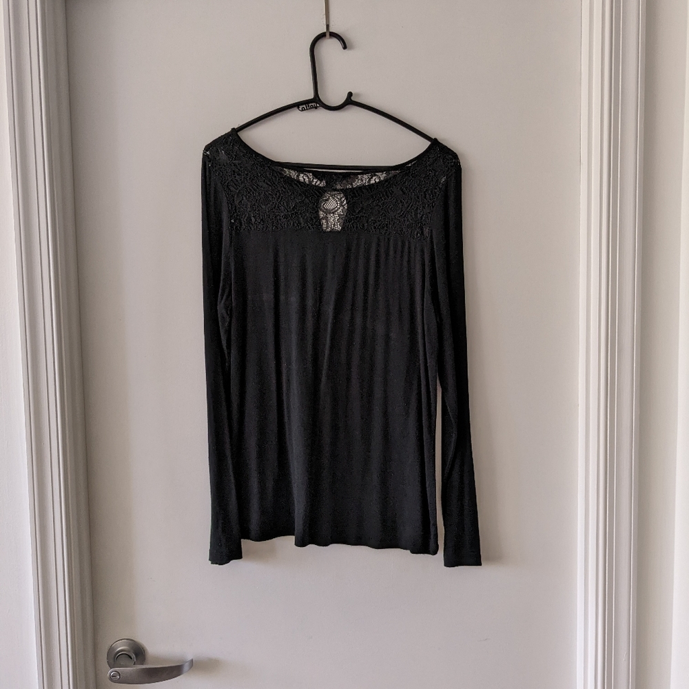 Banana Republic black long sleeve key hole top with lace shoulders